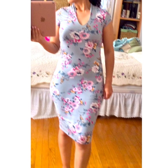 Joe & Elle Dresses & Skirts - Joe & Elle floral dress